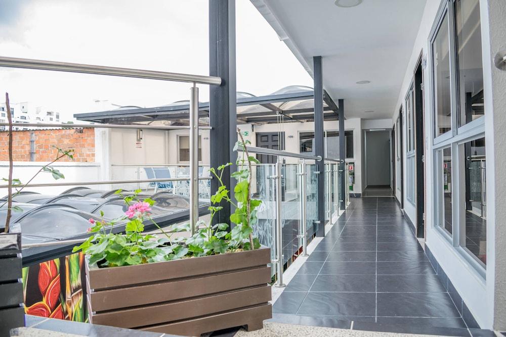 Hotel Montes De La Castellana 아르메니아 외부 사진
