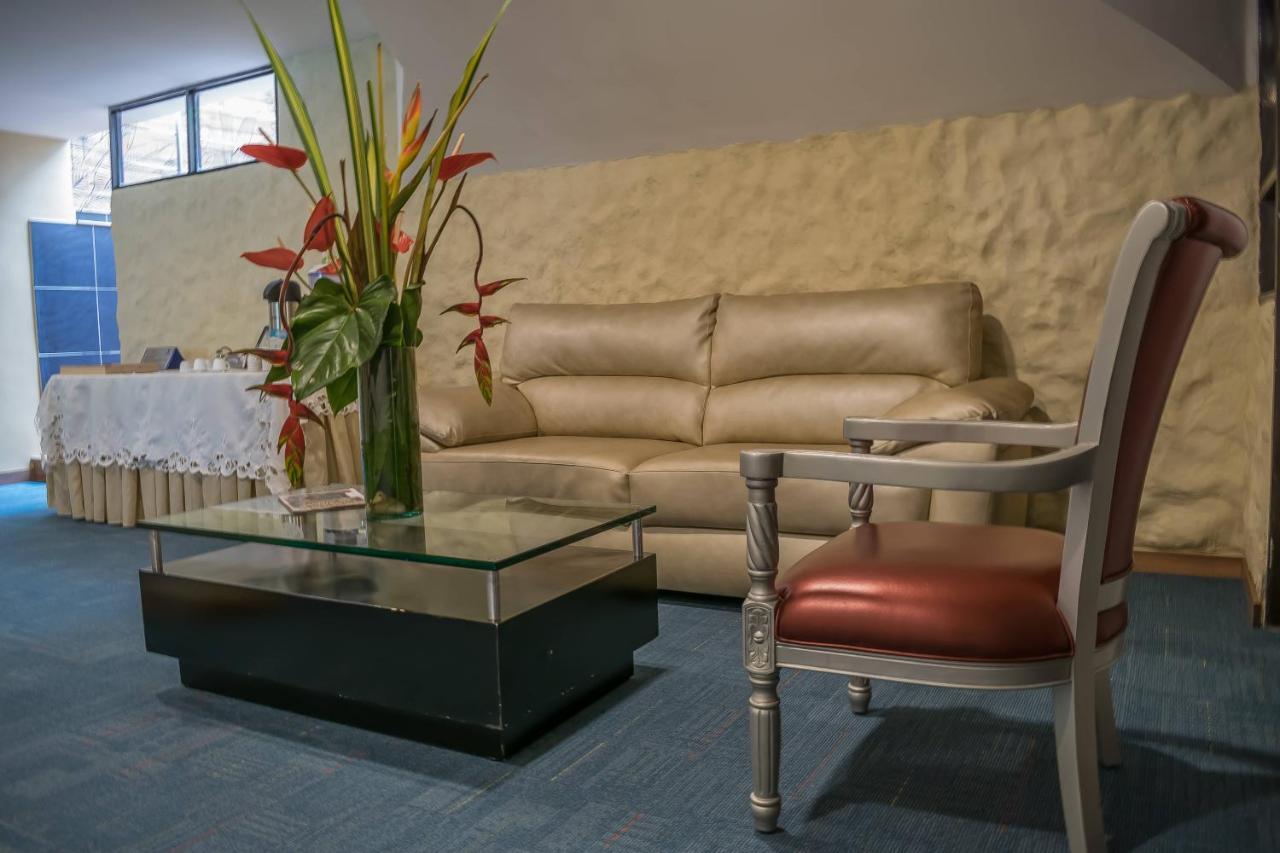 Hotel Montes De La Castellana 아르메니아 외부 사진